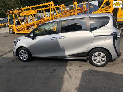 2019 Toyota Sienta - Thumbnail