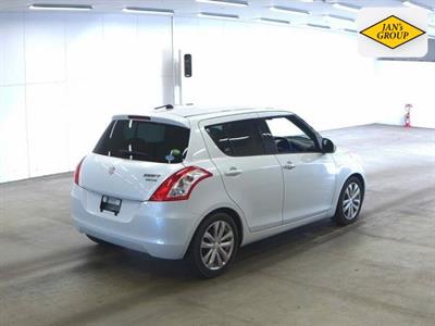 2013 Suzuki Swift - Thumbnail