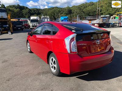 2013 Toyota Prius - Thumbnail