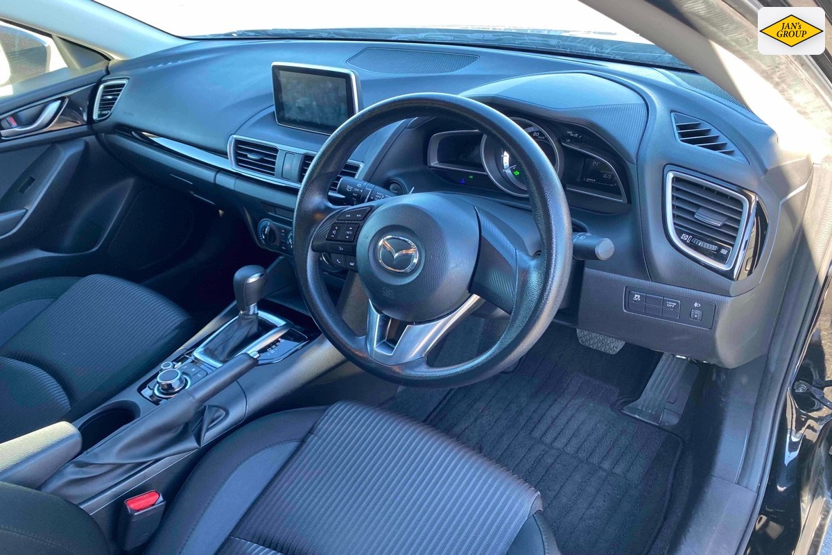 2016 Mazda Axela