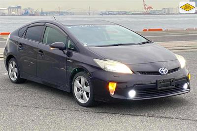 2013 Toyota Prius - Thumbnail