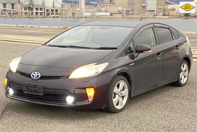 2013 Toyota Prius - Thumbnail