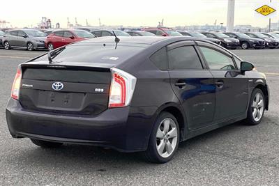 2013 Toyota Prius - Thumbnail