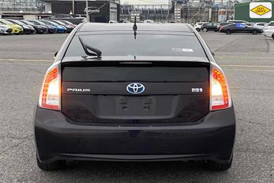 2013 Toyota Prius - Thumbnail