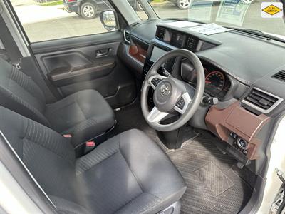 2018 Toyota Roomy - Thumbnail