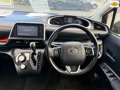 2015 Toyota Sienta - Thumbnail