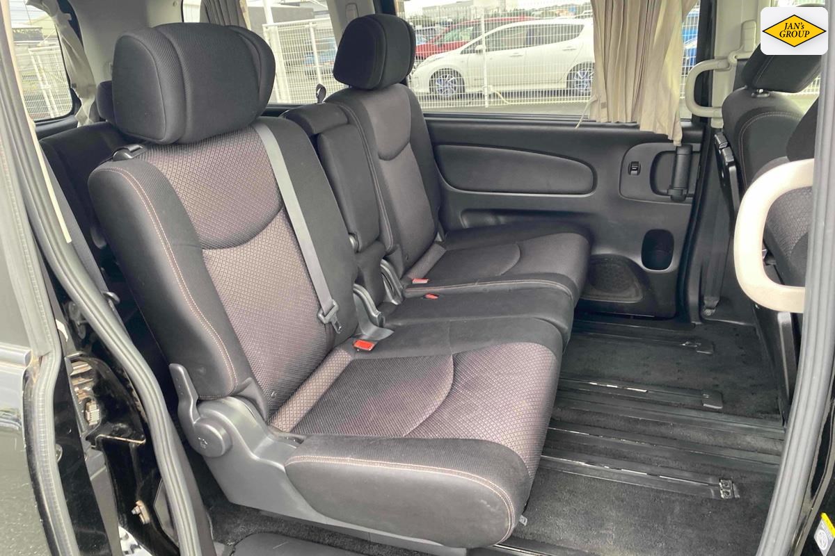 2013 Nissan Serena