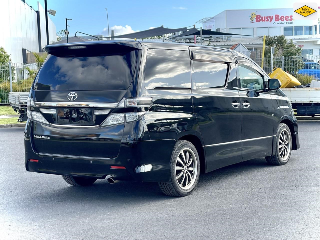 2013 Toyota Vellfire