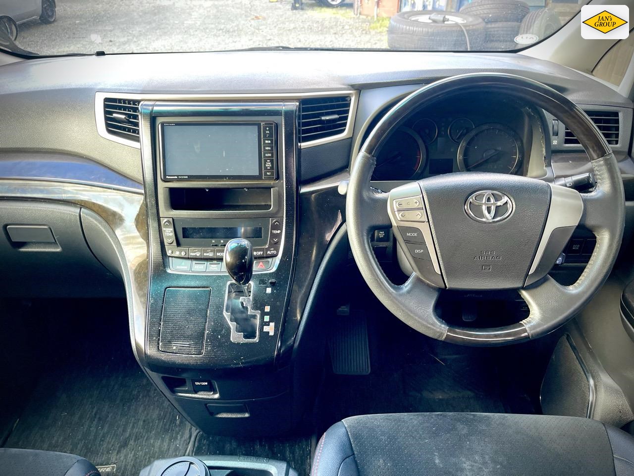 2013 Toyota Vellfire