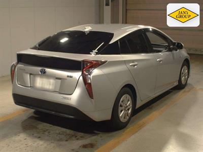 2017 Toyota Prius - Thumbnail