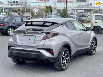 2018 Toyota C-HR - Thumbnail