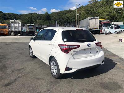 2019 Toyota Vitz - Thumbnail