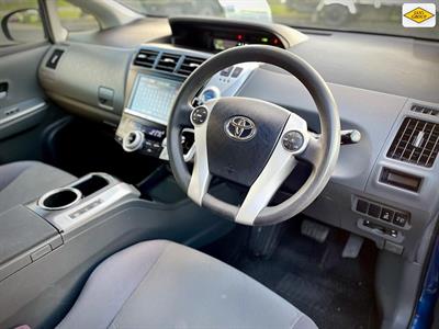 2013 Toyota Prius - Thumbnail