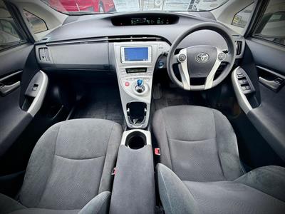 2013 Toyota Prius - Thumbnail