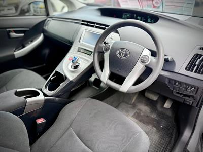 2013 Toyota Prius - Thumbnail