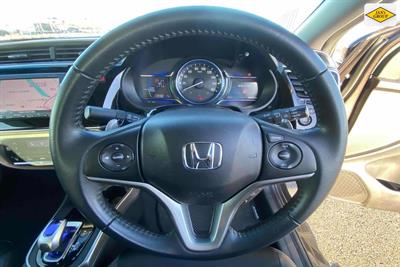 2015 Honda Grace - Thumbnail