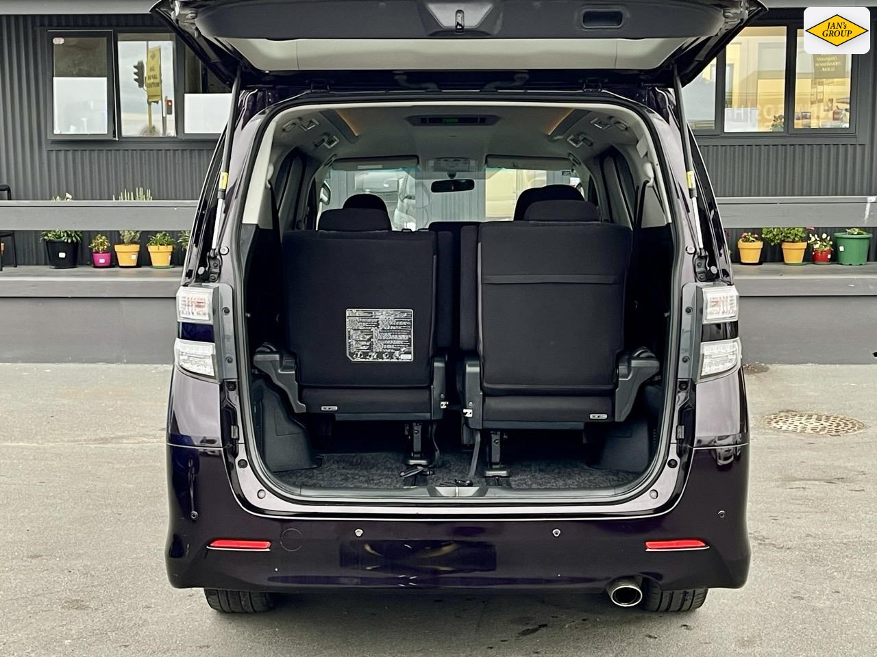 2013 Toyota Vellfire