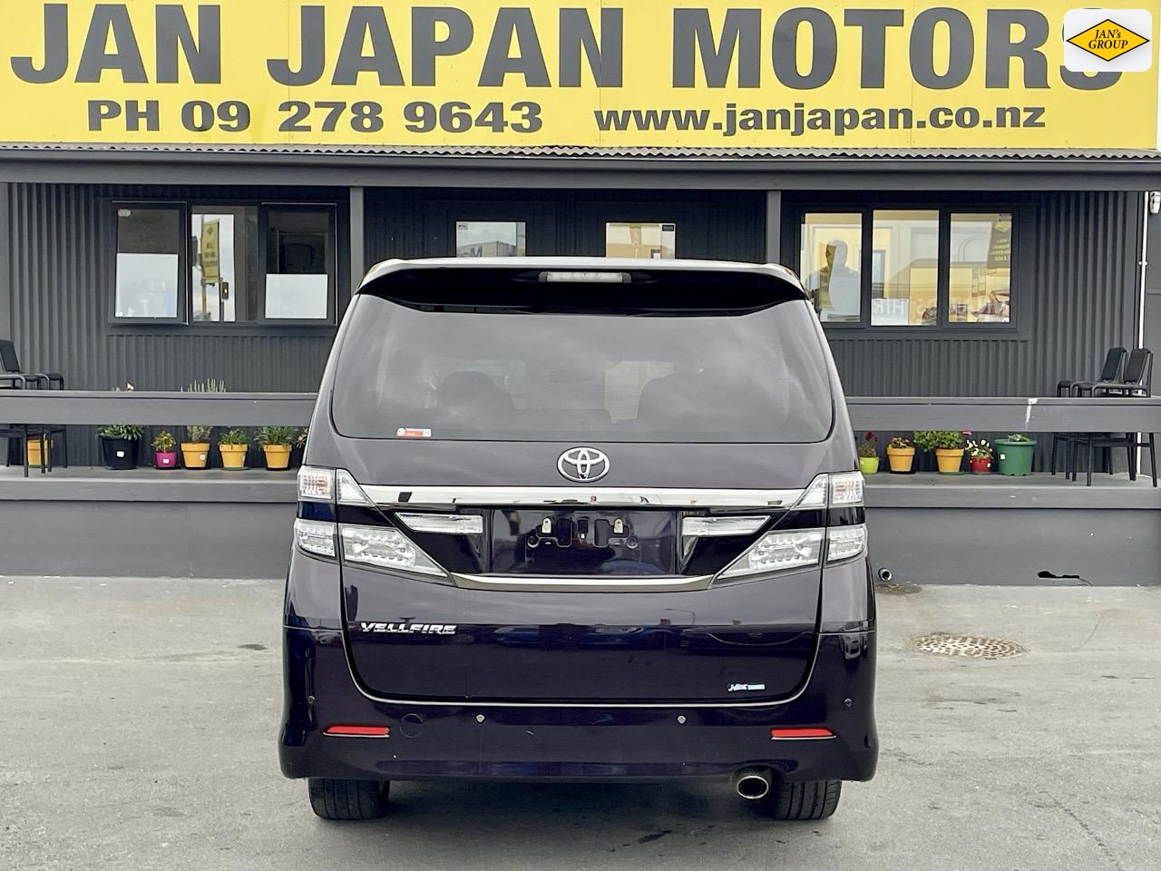 2013 Toyota Vellfire