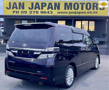 2013 Toyota Vellfire - Thumbnail