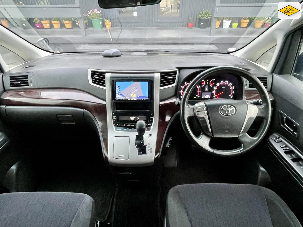 2013 Toyota Vellfire