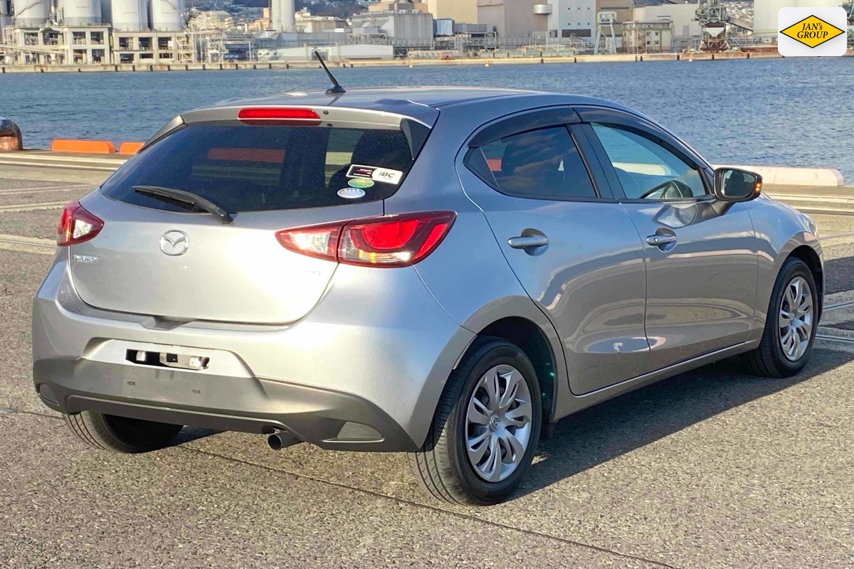 2016 Mazda Demio