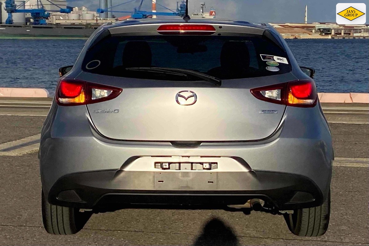 2016 Mazda Demio