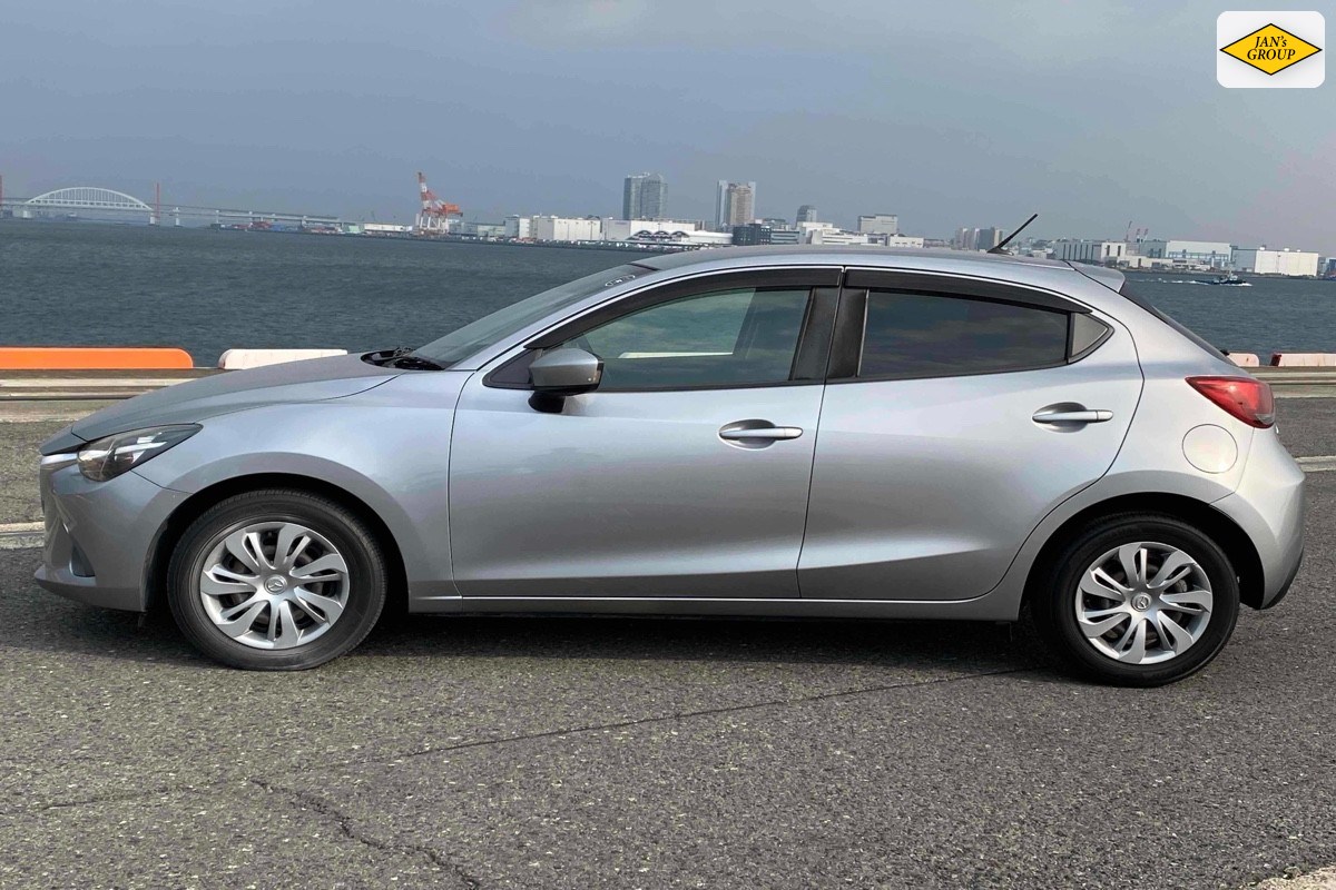 2016 Mazda Demio