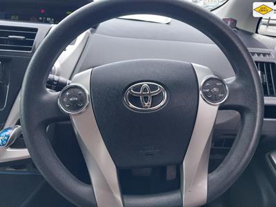 2013 Toyota Prius - Thumbnail