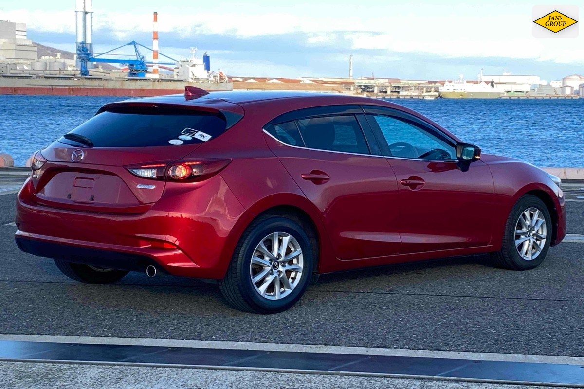 2017 Mazda Axela