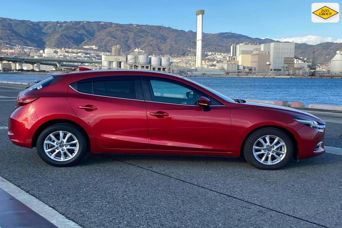 2017 Mazda Axela