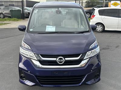 2017 Nissan Serena - Thumbnail