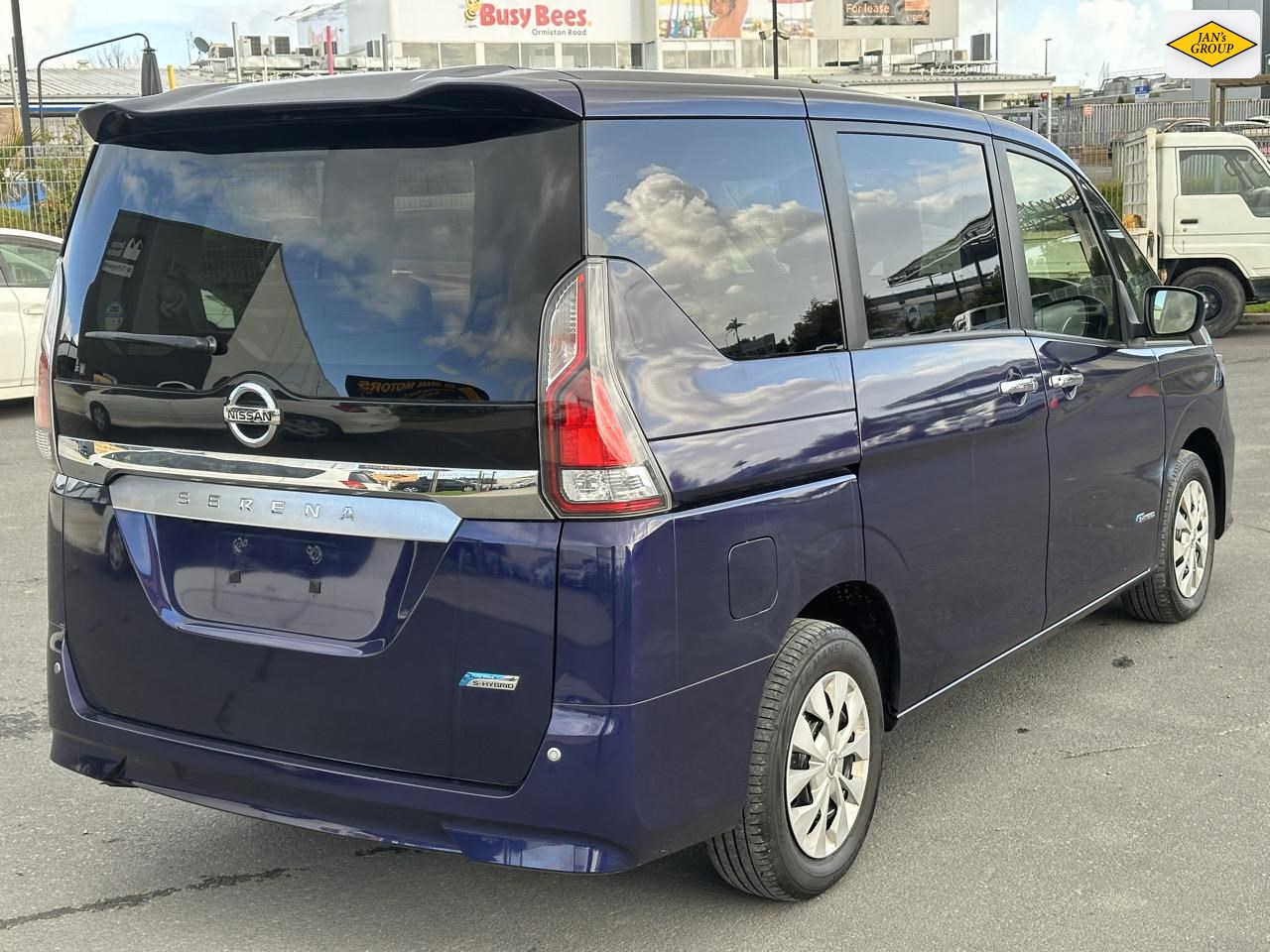 2017 Nissan Serena