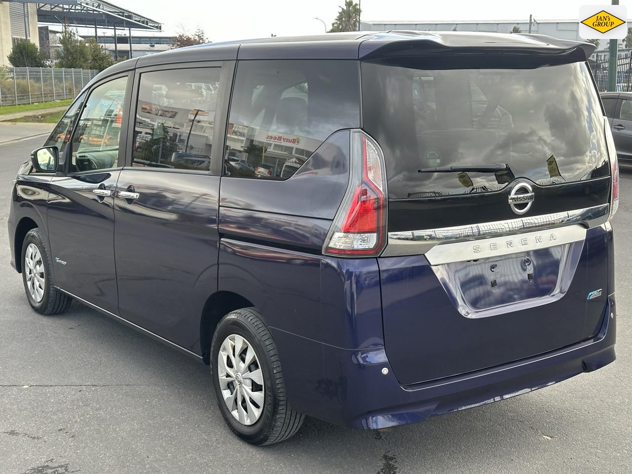 2017 Nissan Serena