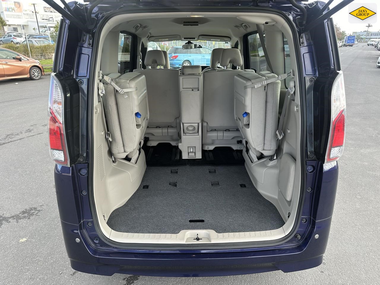 2017 Nissan Serena