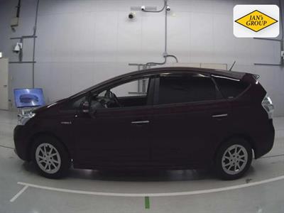 2013 Toyota Prius - Thumbnail