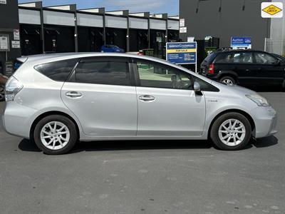 2013 Toyota Prius - Thumbnail