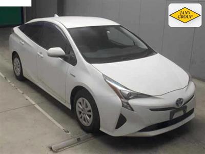 2017 Toyota Prius - Thumbnail