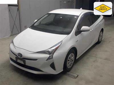 2017 Toyota Prius - Thumbnail