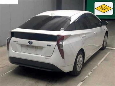 2017 Toyota Prius - Thumbnail