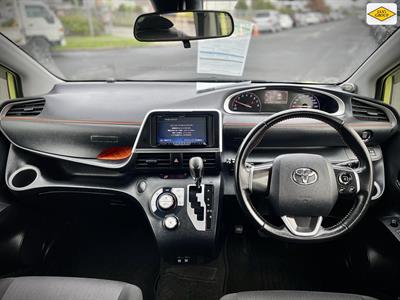 2019 Toyota Sienta - Thumbnail