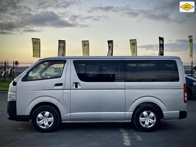 2018 Toyota Hiace - Thumbnail