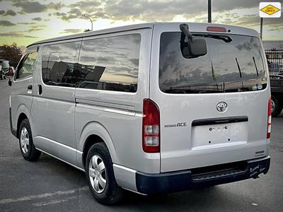 2018 Toyota Hiace - Thumbnail