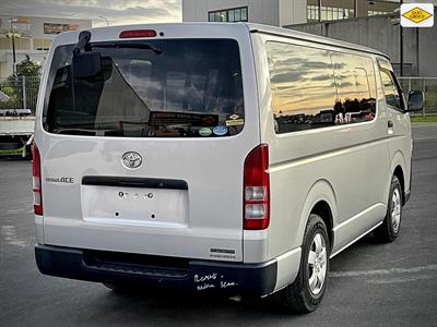 2018 Toyota Hiace - Thumbnail