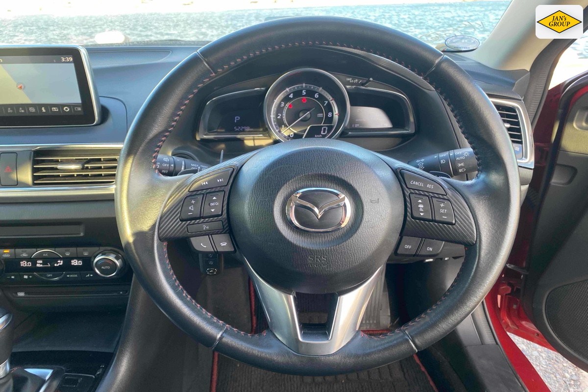 2016 Mazda Axela