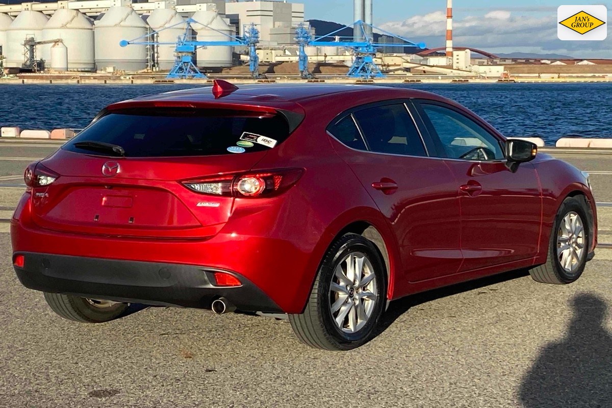 2016 Mazda Axela