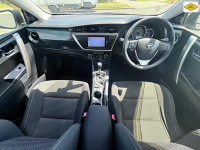 2013 Toyota Auris - Thumbnail