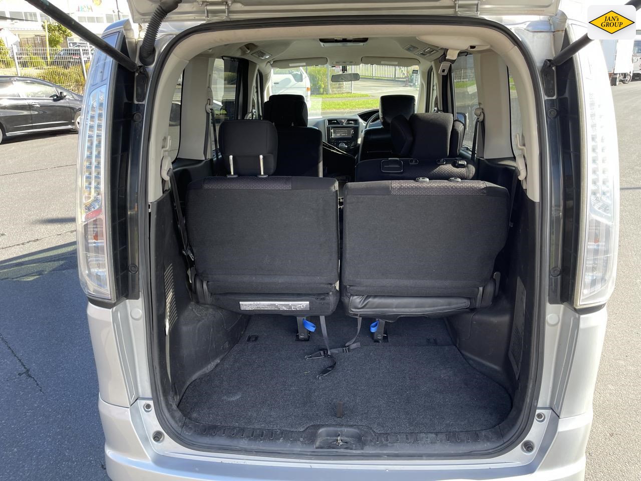 2013 Nissan Serena