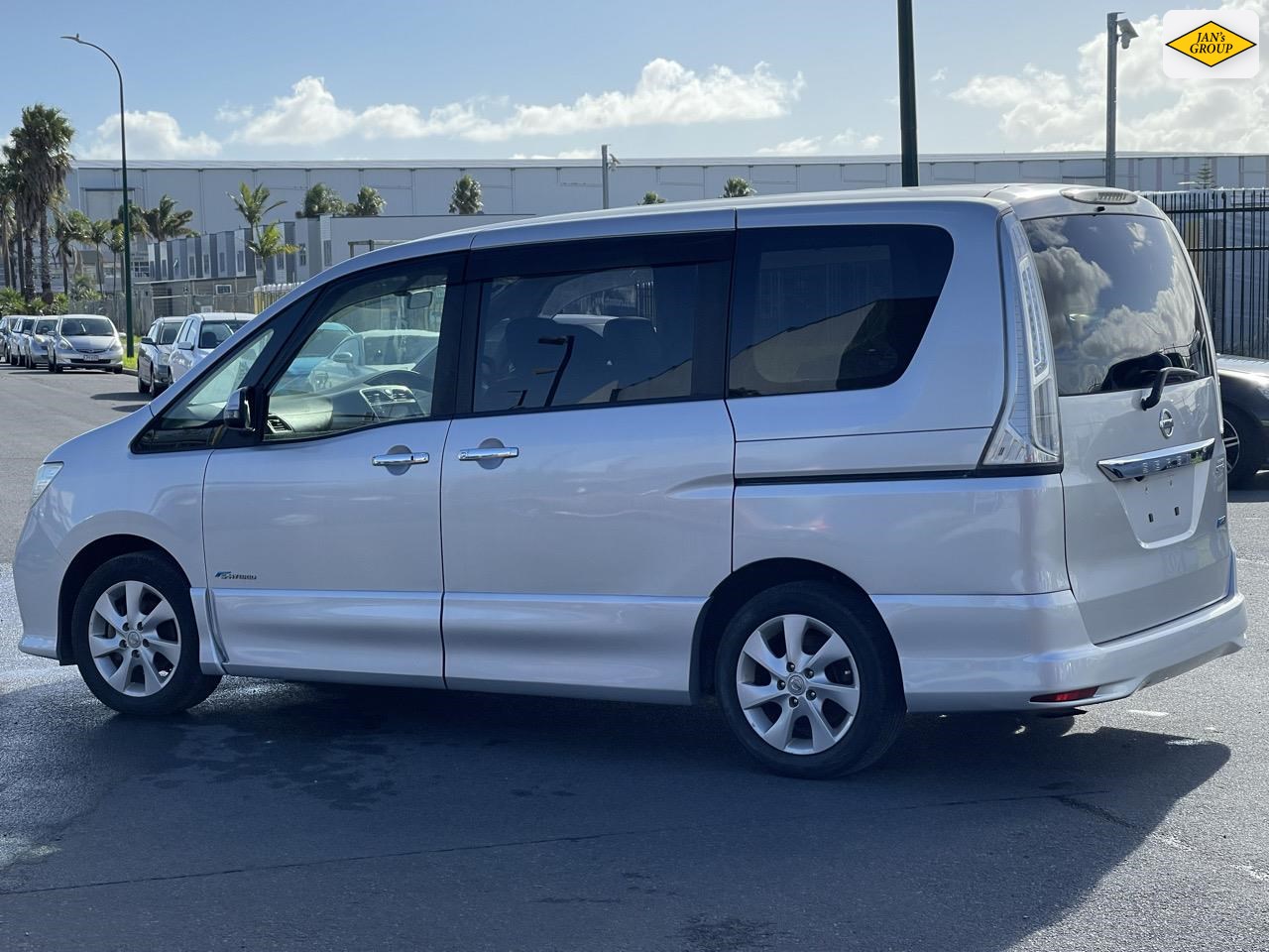 2013 Nissan Serena