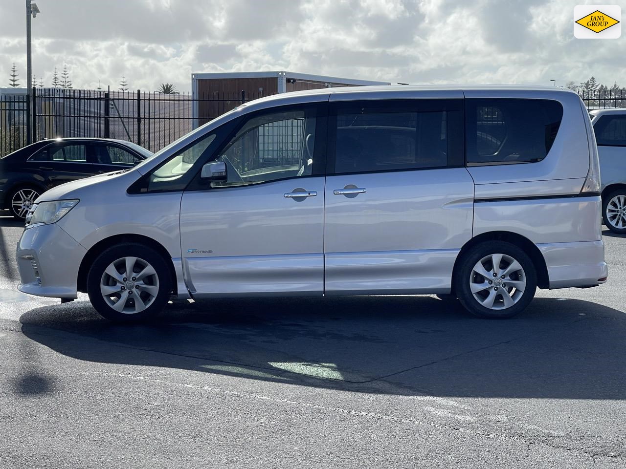 2013 Nissan Serena