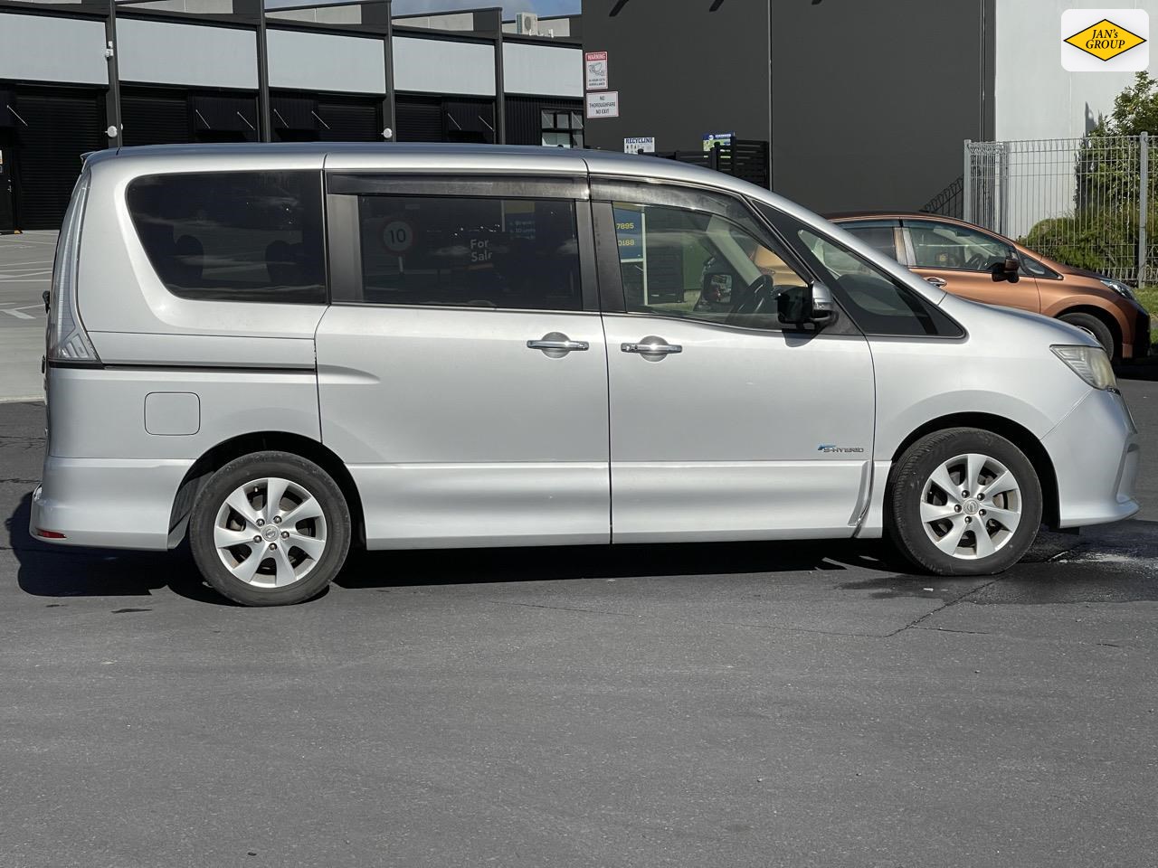 2013 Nissan Serena